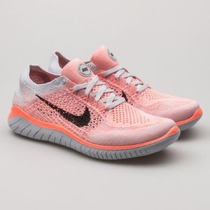 Nike flyknit sneaker shoes